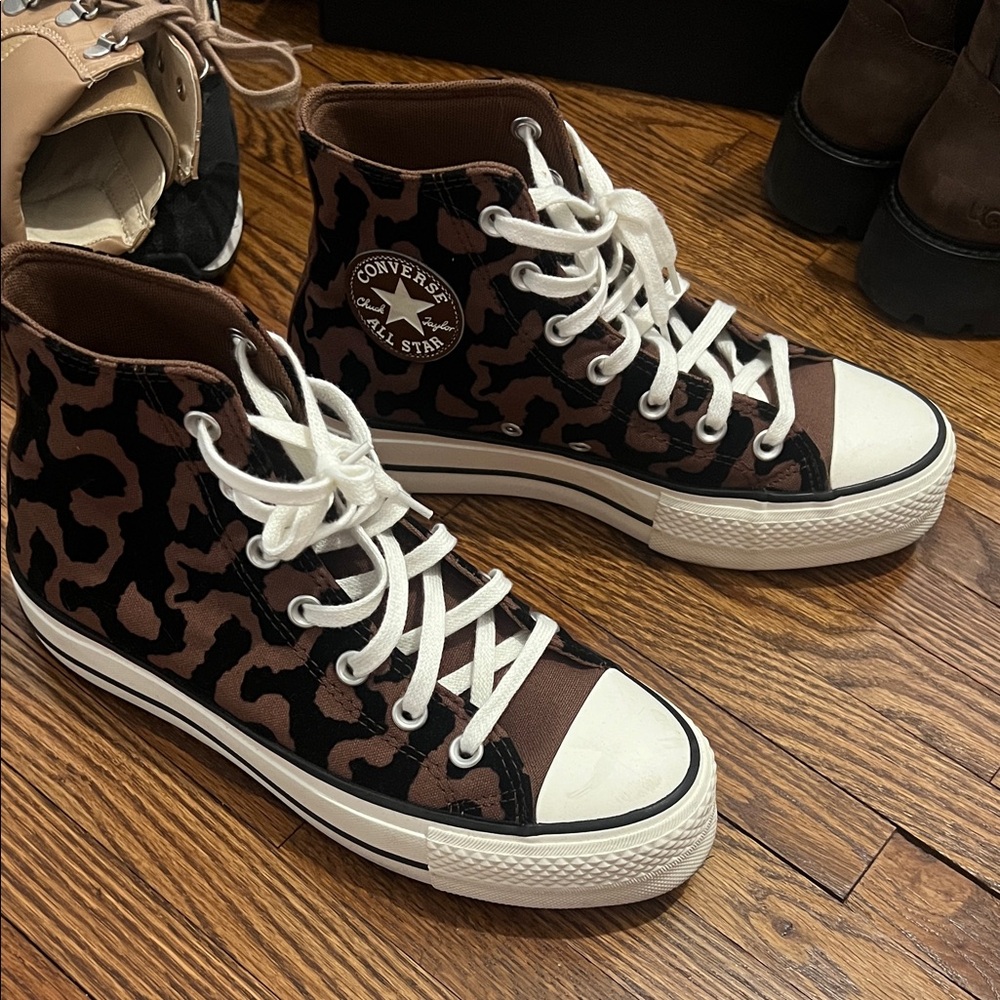 Converse Women's Brown and Black High-Top Sneakers